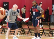 开云体育平台APP-关于加拿大男篮鏖战凯尔特人B队，萨姆·米切尔高光表现的信息