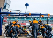 开云体育平台APP-包含雷诺车队横扫梅赛德斯，维斯塔潘统治全场的词条