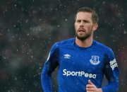 开云足球直播-赛道风云，红牛车队轻取梅赛德斯，周冠宇状态火热改写F1格局