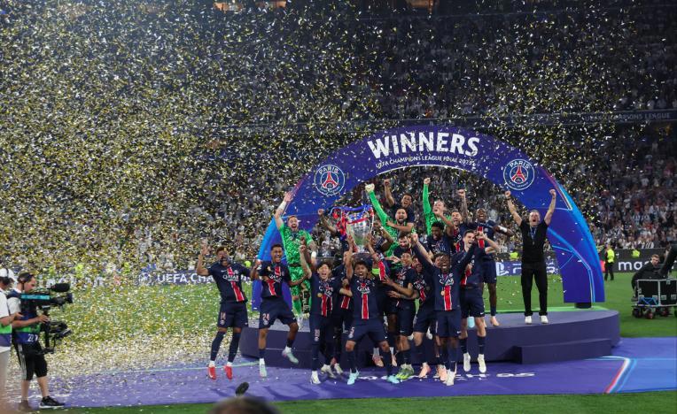 利物浦遭遇巴黎,激战即将上演 利物浦遭遇巴黎,激战即将上演