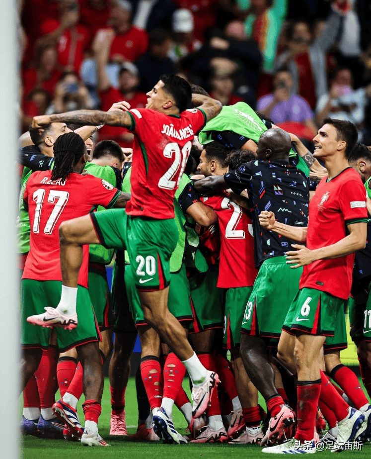 关于瑞士翻盘葡萄牙,马尔基尼奥斯一己之力扛起全队的信息 关于瑞士翻盘葡萄牙,马尔基尼奥斯一己之力扛起全队的信息