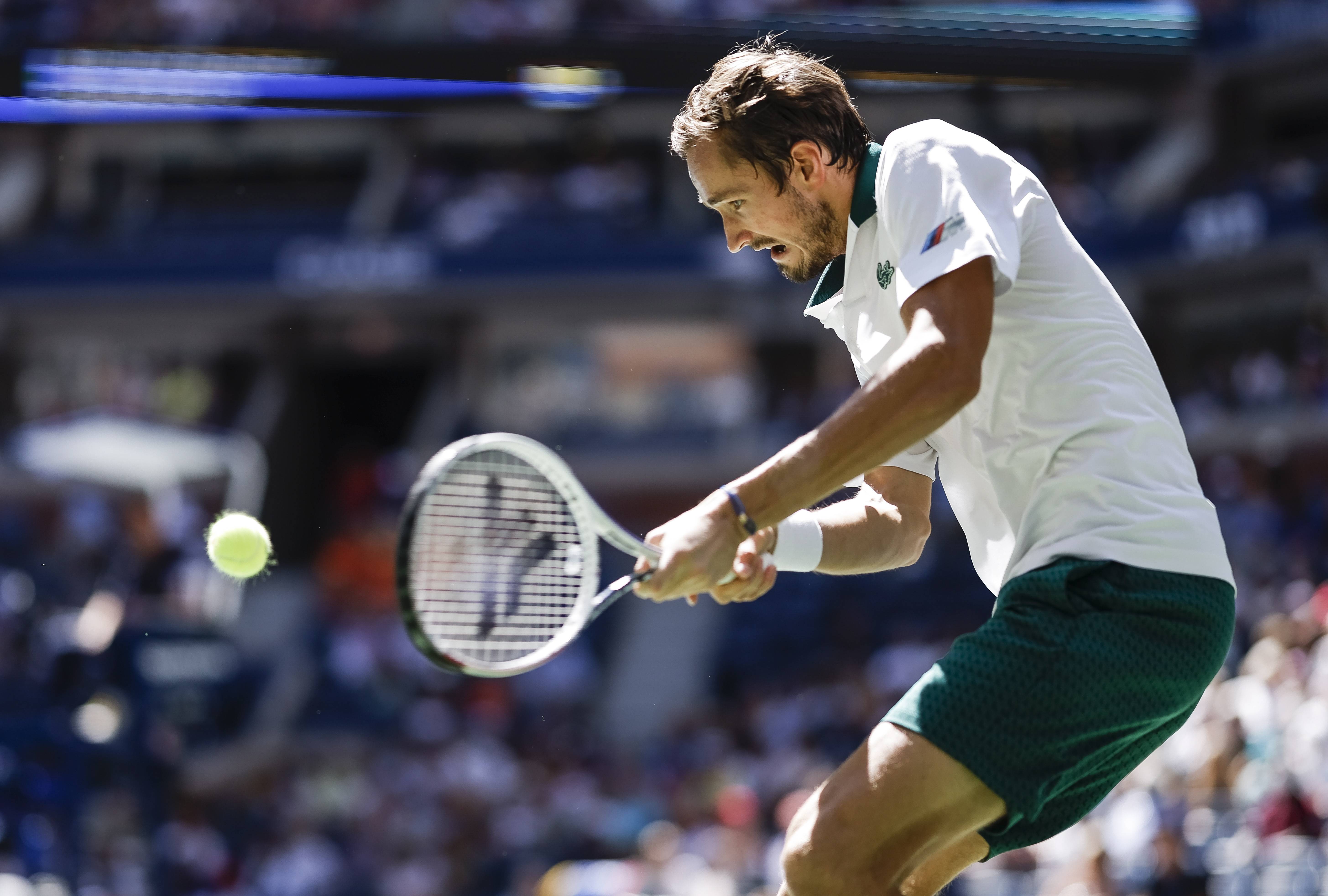 关于美国网球队碾压欧洲网球队,梅德韦杰夫统治全场的信息 关于美国网球队碾压欧洲网球队,梅德韦杰夫统治全场的信息