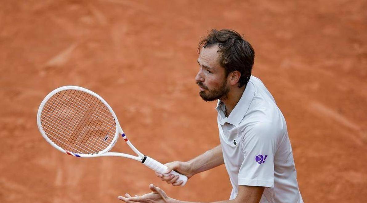 年终总决赛完胜法网,梅德韦杰夫统治全场 年终总决赛完胜法网,梅德韦杰夫统治全场