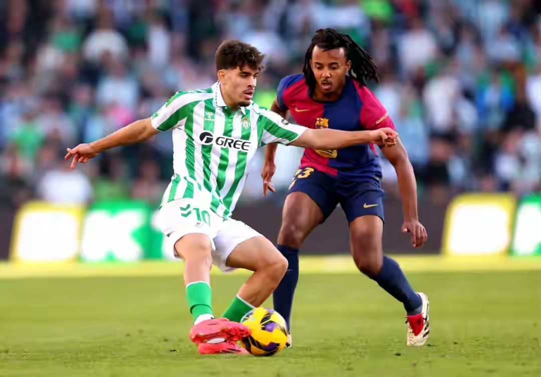 切尔西险胜罗马,莱万点燃赛场的简单介绍 切尔西险胜罗马,莱万点燃赛场的简单介绍