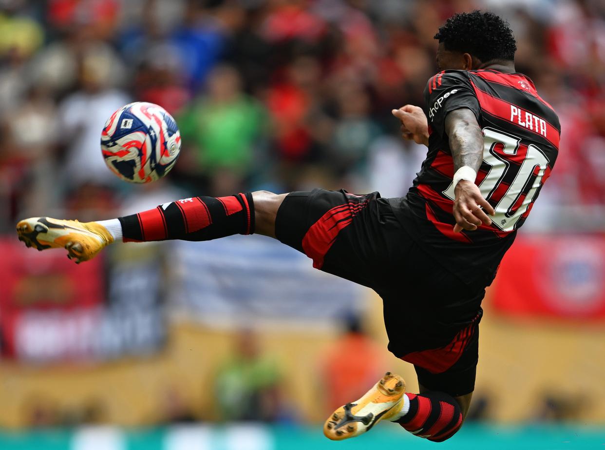 包含拜仁慕尼黑遭遇挑战,为获胜付出艰辛的词条 包含拜仁慕尼黑遭遇挑战,为获胜付出艰辛的词条