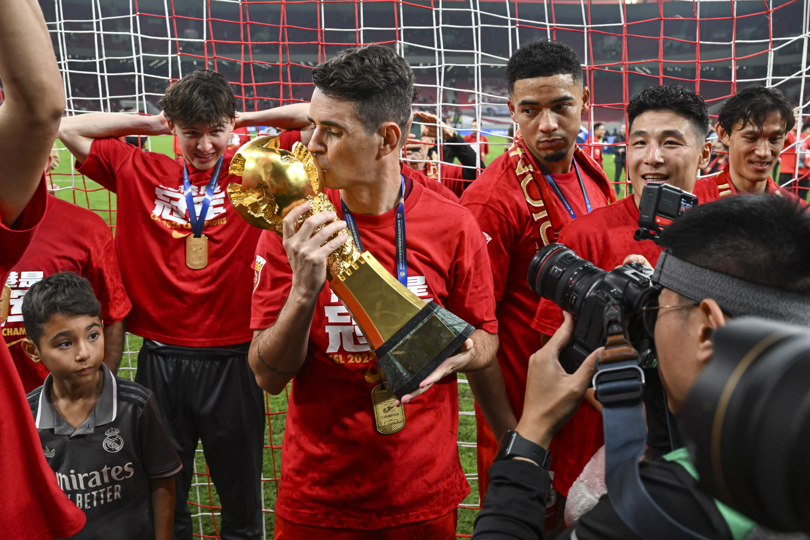 包含中国篮球超级联赛：上海队夺冠兢兢业业的词条