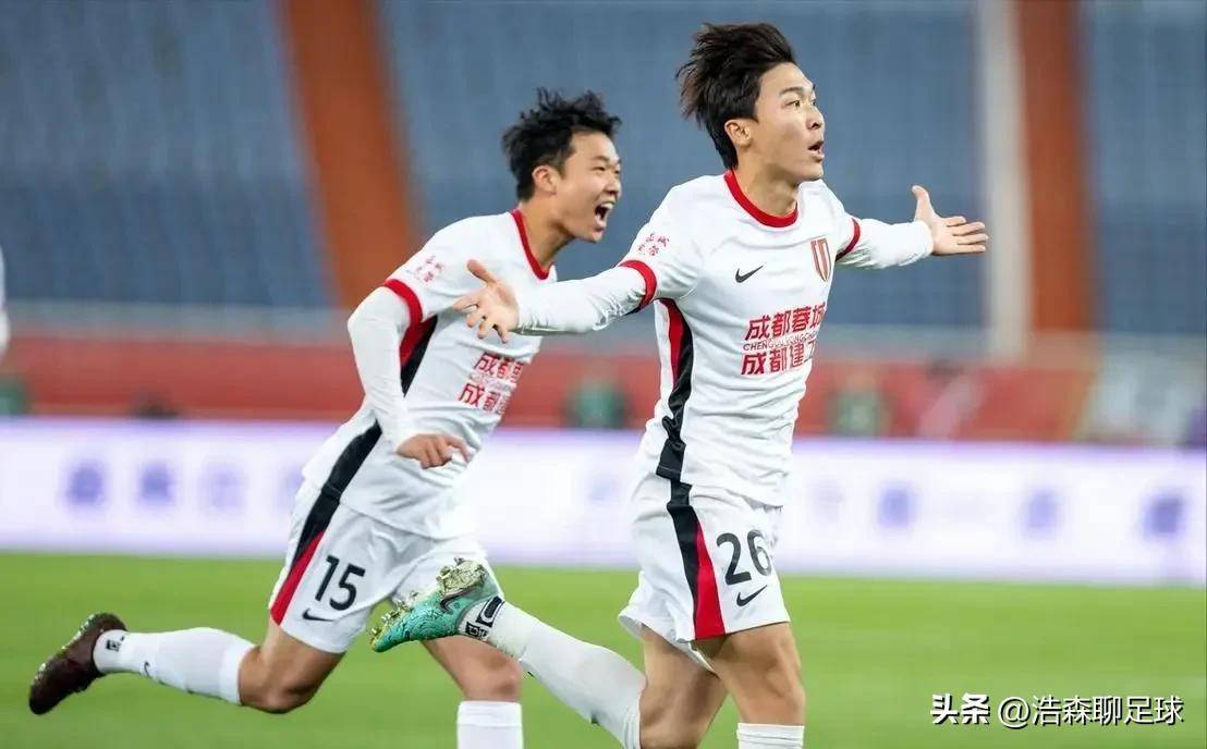 包含中超联赛球员实力卓越，各显神通的词条