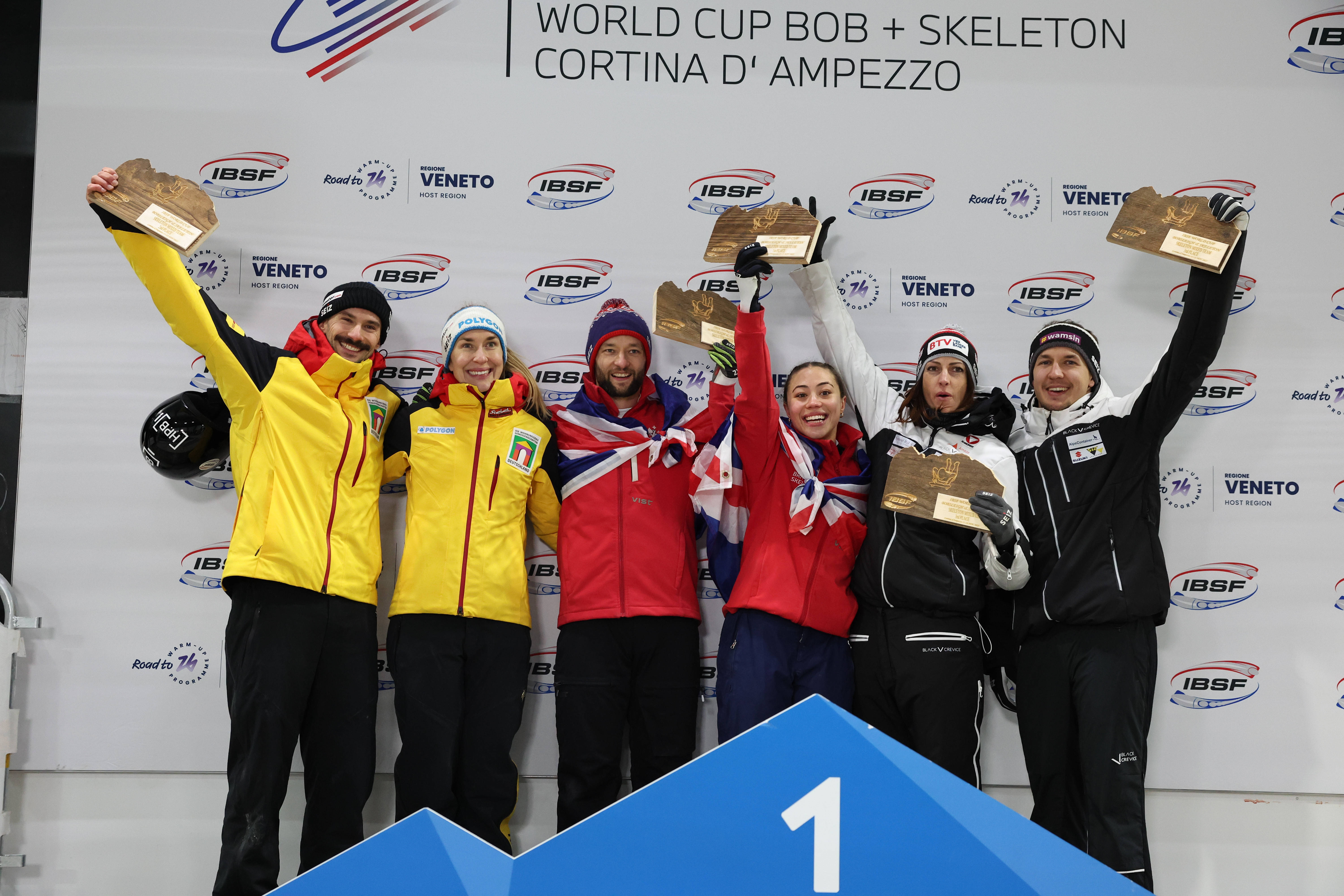 法国选手在高山滑雪赛事中夺冠