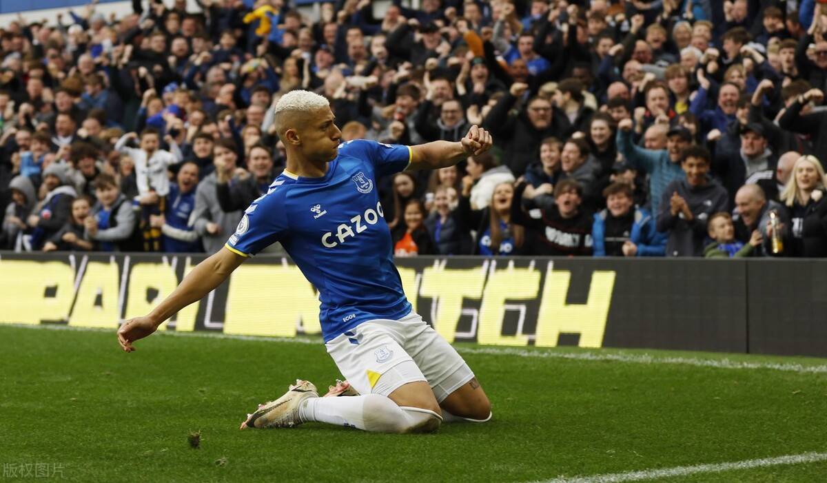 切尔西客场逆转沃特福德，继续保持不败