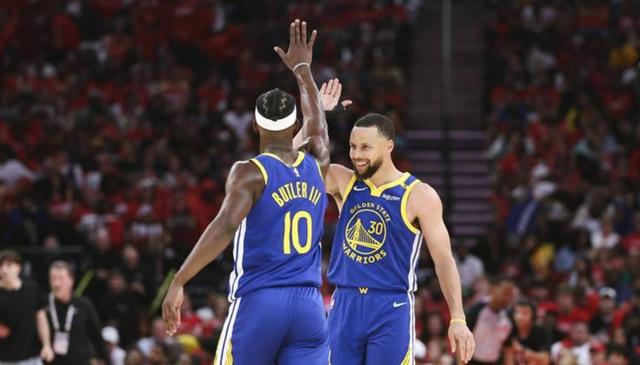 爵士翻盘山东队，库里扛起全队