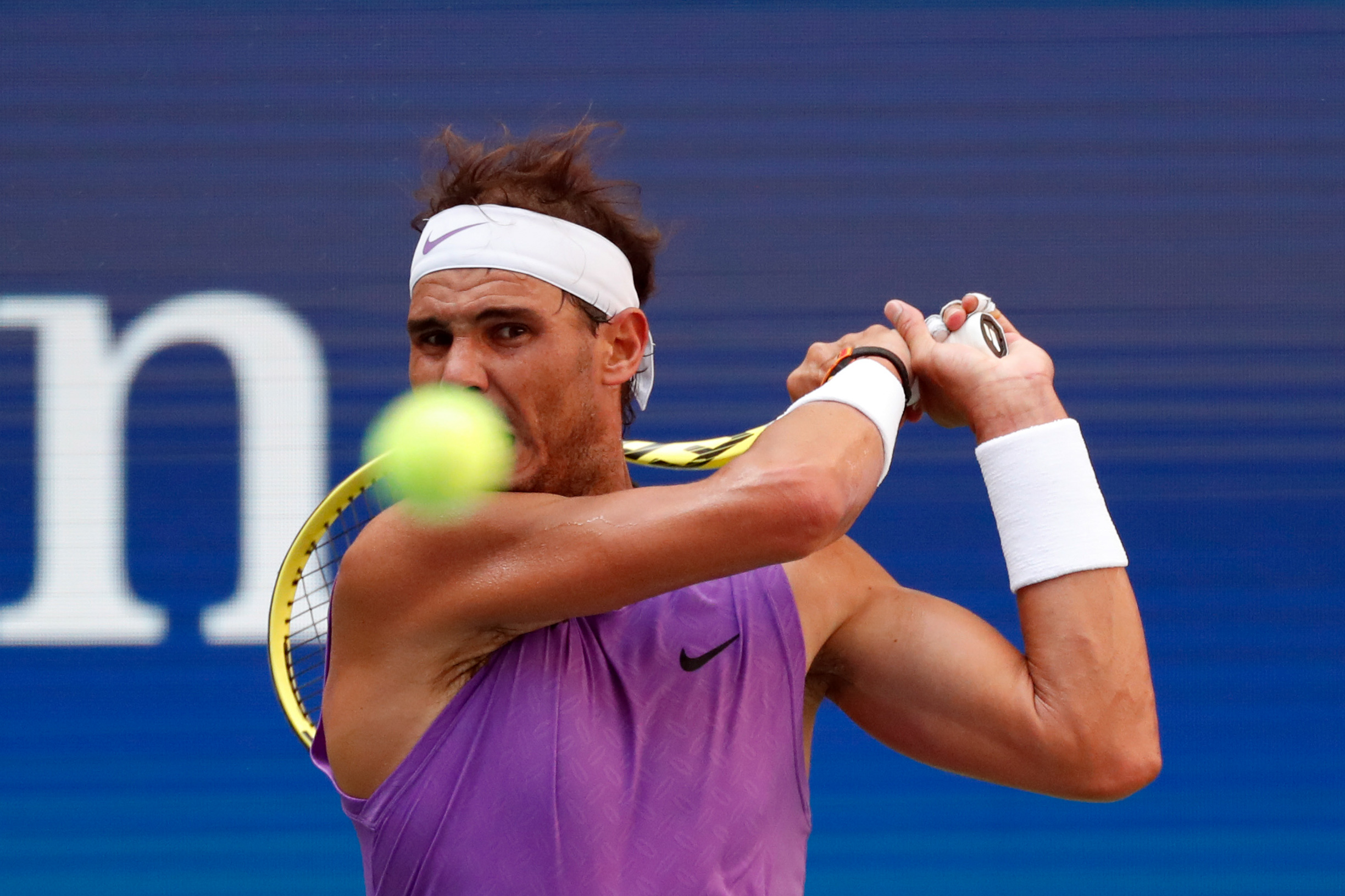 包含世界网球队逆转英国网球队，纳达尔爆发神勇的词条