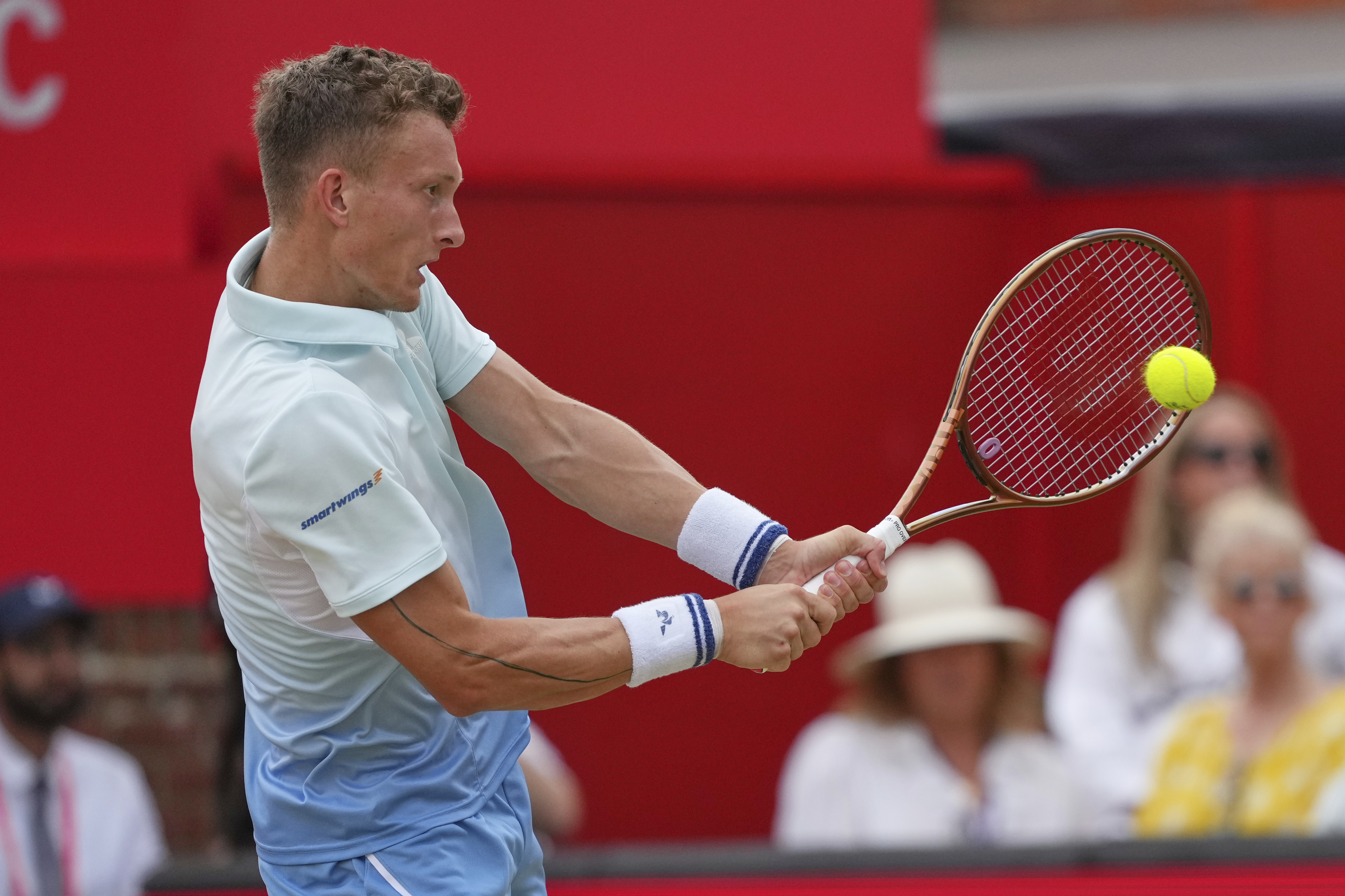 包含欧洲网球队强势世界网球队，阿尔卡拉斯送出助攻的词条