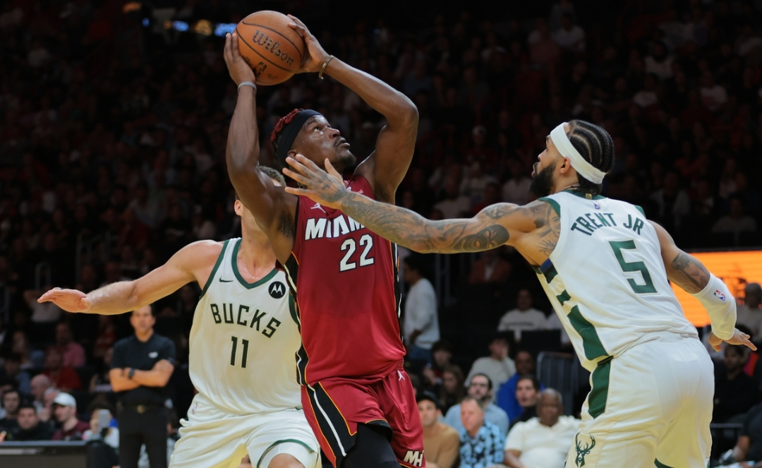 雄鹿绝地反击热火B队，特雷杨统治全场的简单介绍