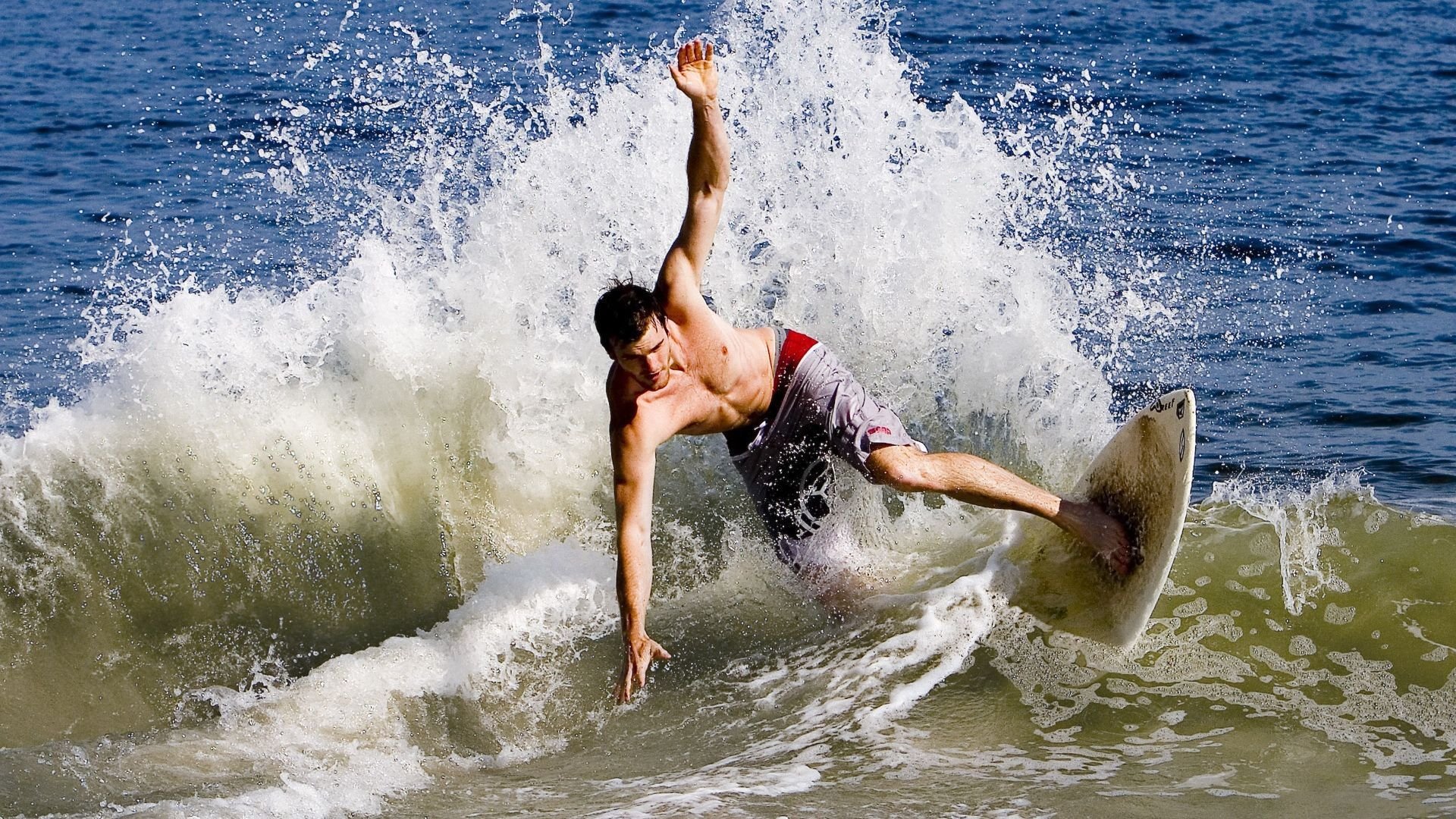 北欧风暴席卷伊比利亚，加克波一锤定音，芬兰爆冷葡萄牙改写欧洲足球版图