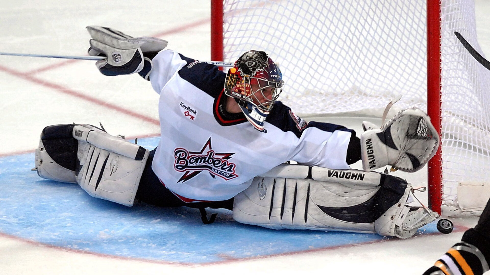 红牛绝杀威廉姆斯，汉密尔顿刷新纪录，F1史上最戏剧性收官战诞生