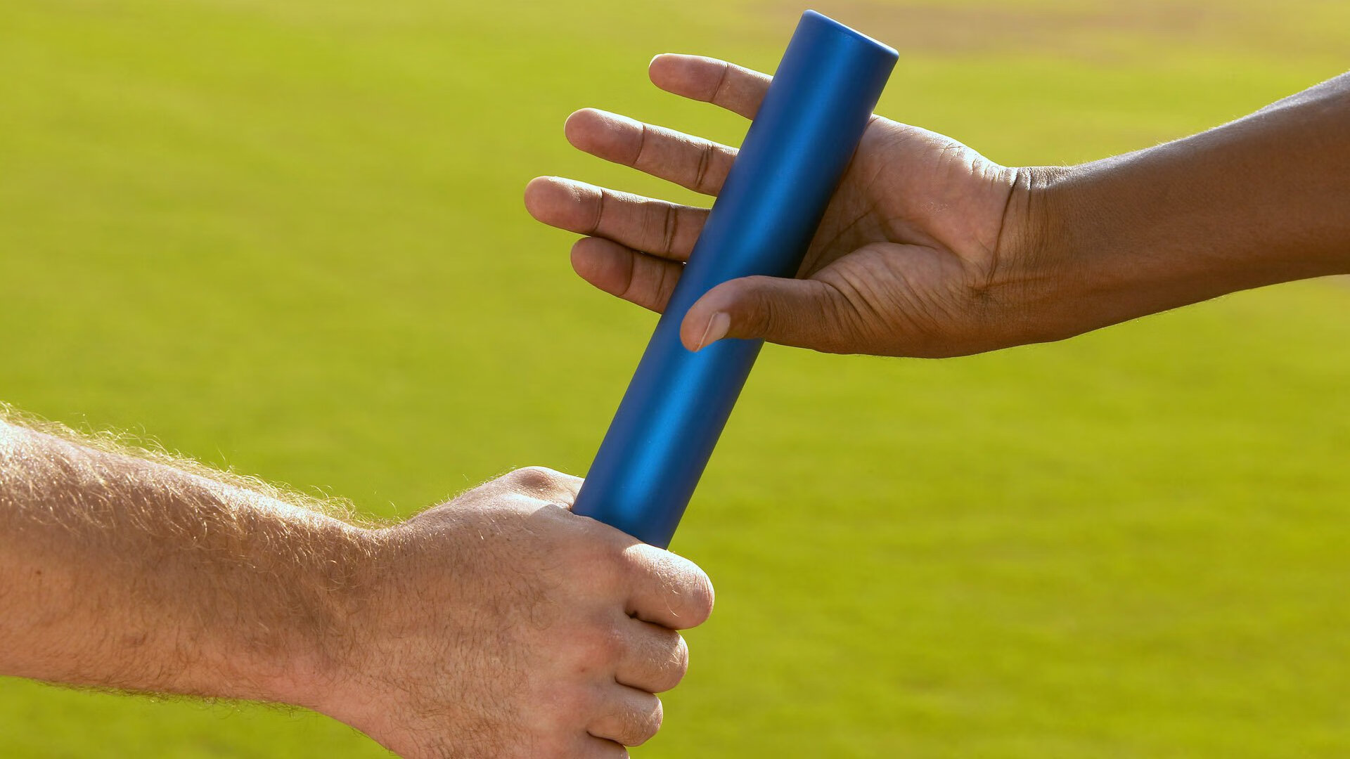 红魔风暴席卷格子军，马丁内利引领曼联新纪元